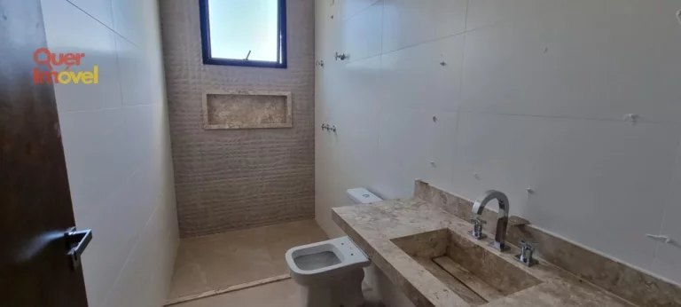Imagem Oportunidade única: Casa de alto padrão em condomínio à venda em Ribeirão Preto-SP no Residencial E Empresarial Alphaville! 4 quartos, 4 suítes, 2 salas, 7 banheiros, 6 vagas de garagem, 421m². Quer Imóvel Negócios Imobiliários!