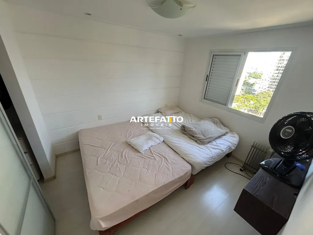 Imagem Apartamento com sala ampliada, depósito na garagem, duas suítes e lazer completo