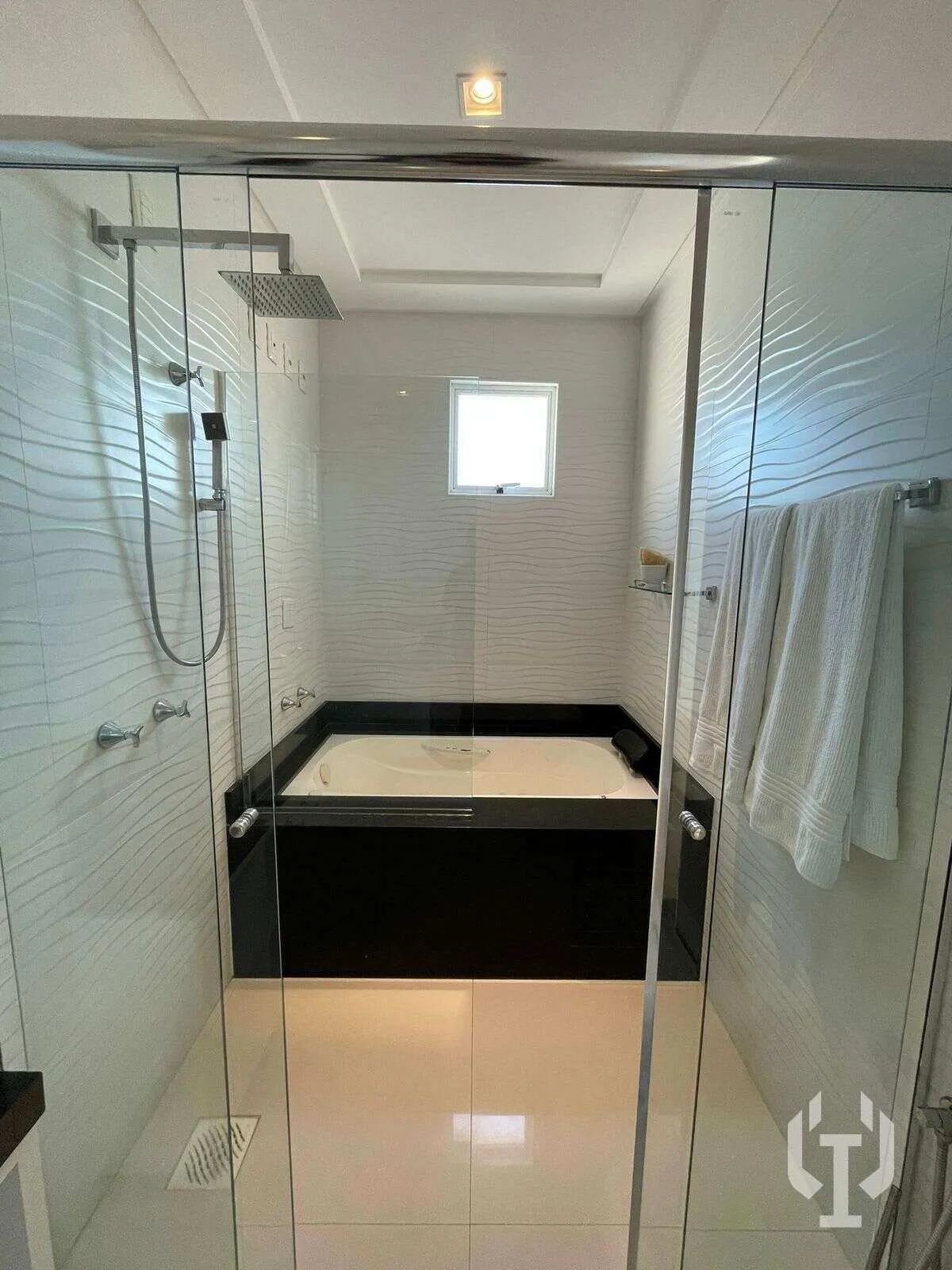 Imagem Apartamento à venda, com 4 suítes, pronto e mobiliado em 100x