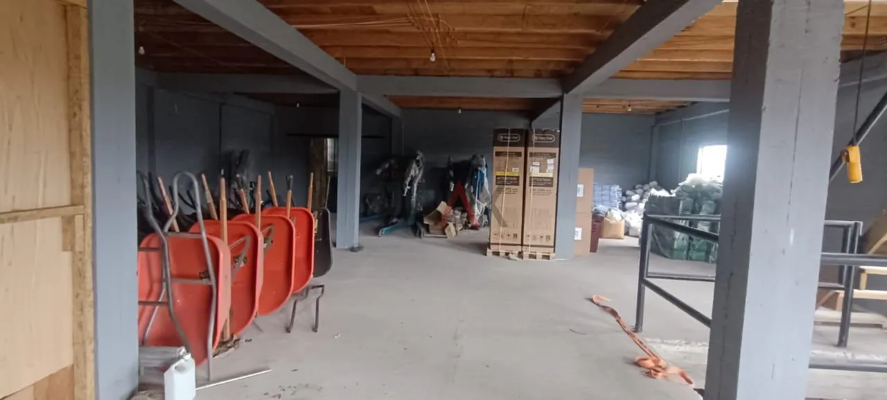 Imagem Barracão Comercial para Locação no Conradinho com 3 Pisos Próximo a Comércios