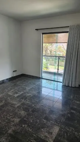Imagem LOCAÇÃO DE SOBRADO NO CONDOMÍNIO ARUJÁ V, EM ARUJÁ/SP, 300m² com 3 quartos, suíte. CONSULTE-NOS.
