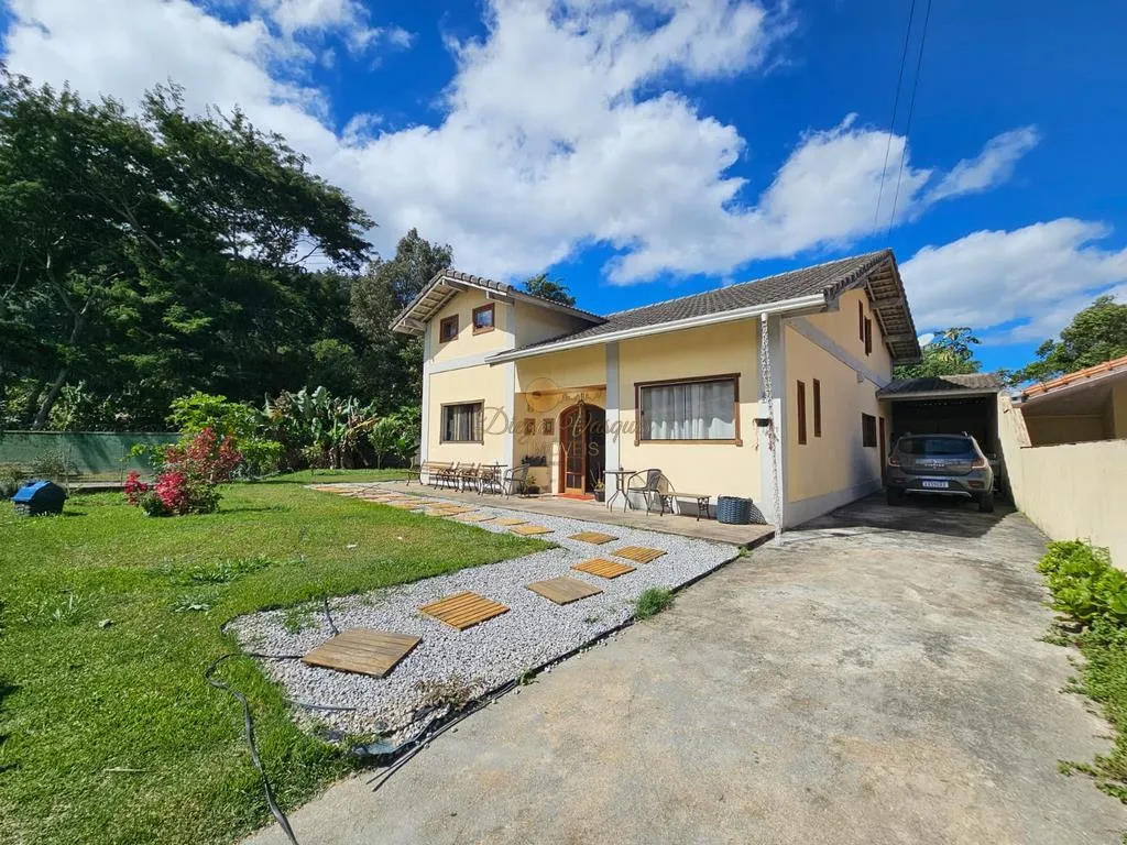 Imagem Casa em Condomínio para Venda em Teresópolis / RJ no bairro Vargem Grande