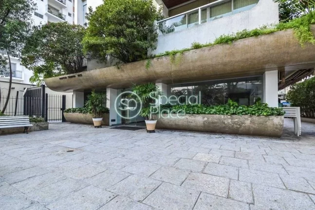 Imagem Apartamento com 190m² amplo, com muita luz natural e arejado, andar alto em Moema Pássaros. Sala a...