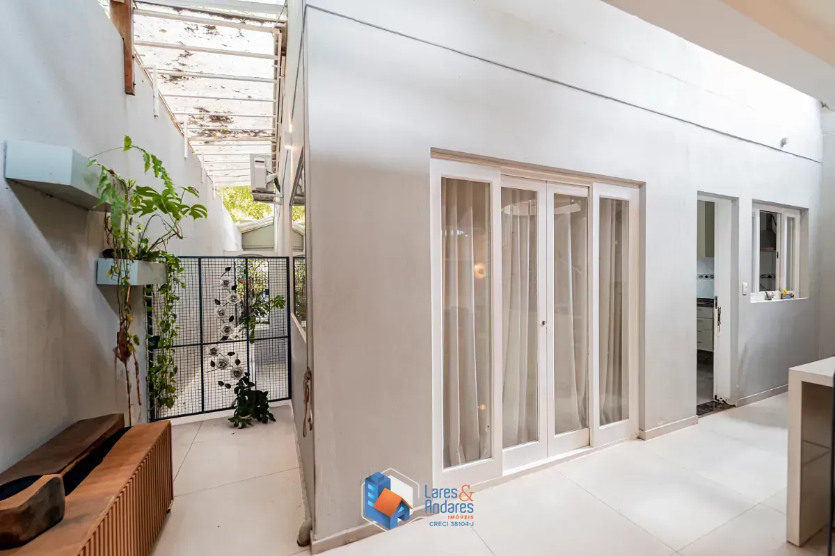 Imagem Casa para venda em Chácara Santo Antônio (Zona Sul) com 2 quartos, sendo 1 suíte, 140m²