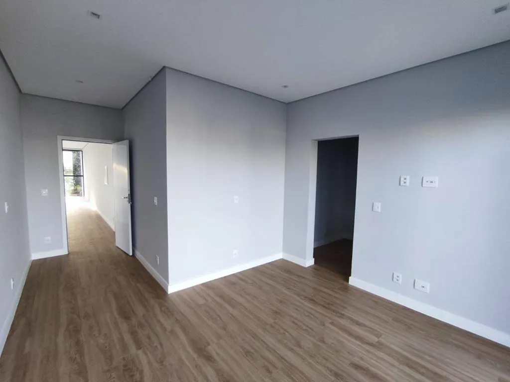 Imagem Ampla residência de 340m² localizada no Alphaville Nova Esplanada 1.