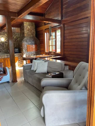 Imagem Casa 4 quartos sendo 1 suíte para venda no bairro Salgado Filho em Caxias do Sul