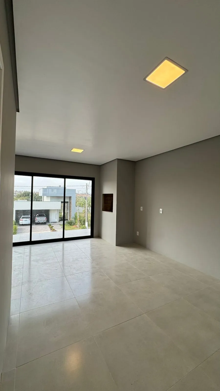 Imagem sobrado 2 Dormitórios sendo 2 Suites - Bairro Mario Quintana