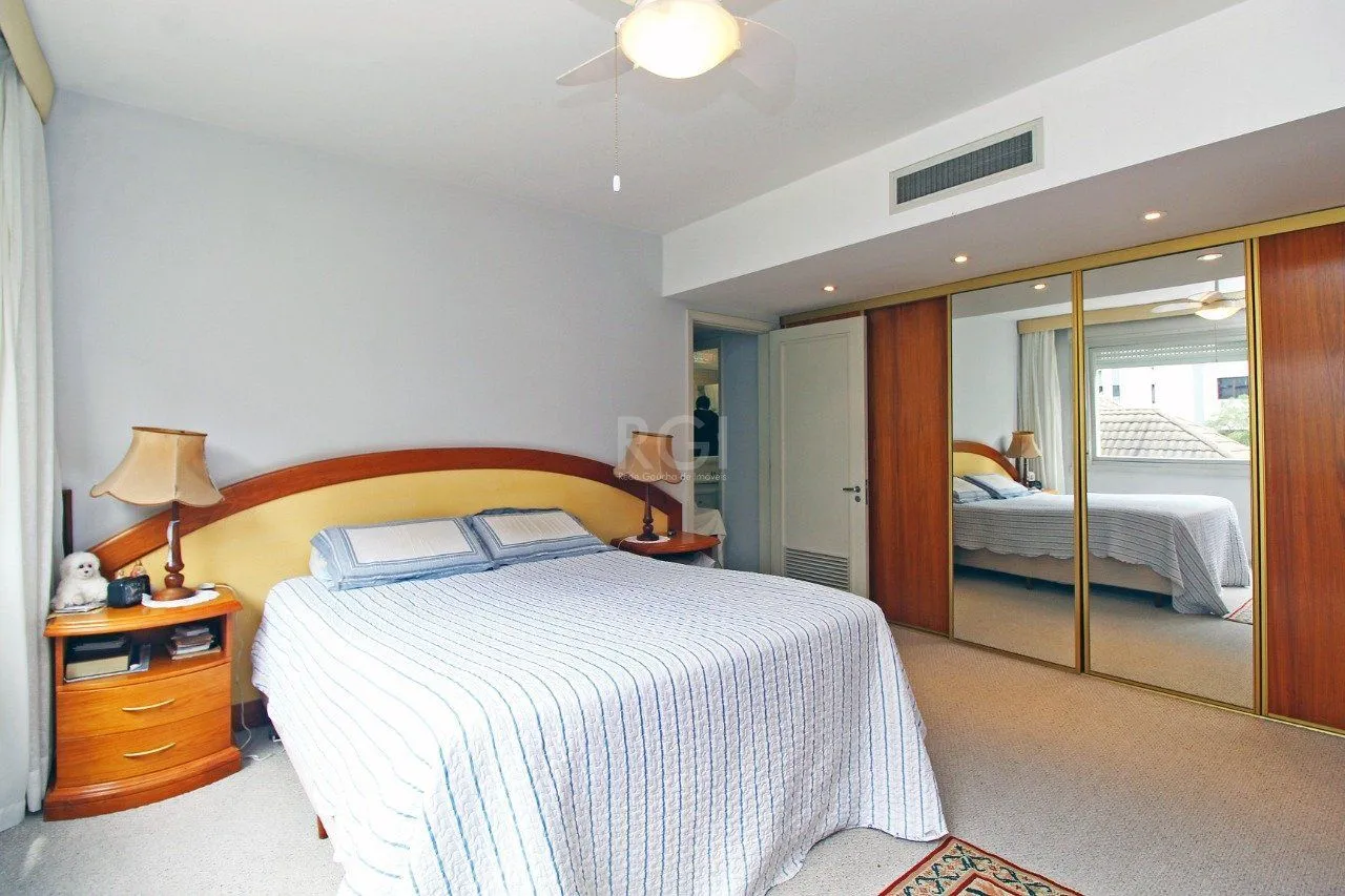 Imagem Apartamento para Venda - 245.75m², 3 dormitórios, sendo 1 suites, 2 vagas - Moinhos de Vento