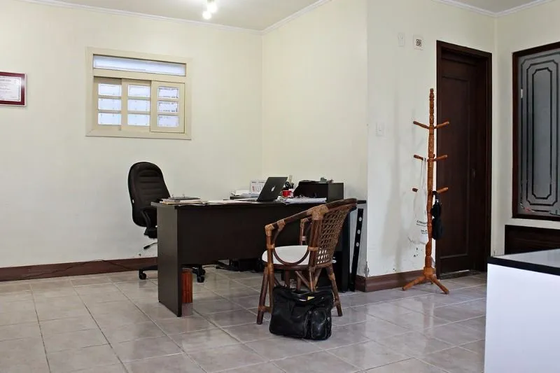 Imagem Predio para Venda - 236m², 0 dormitórios, 4 vagas - Menino Deus