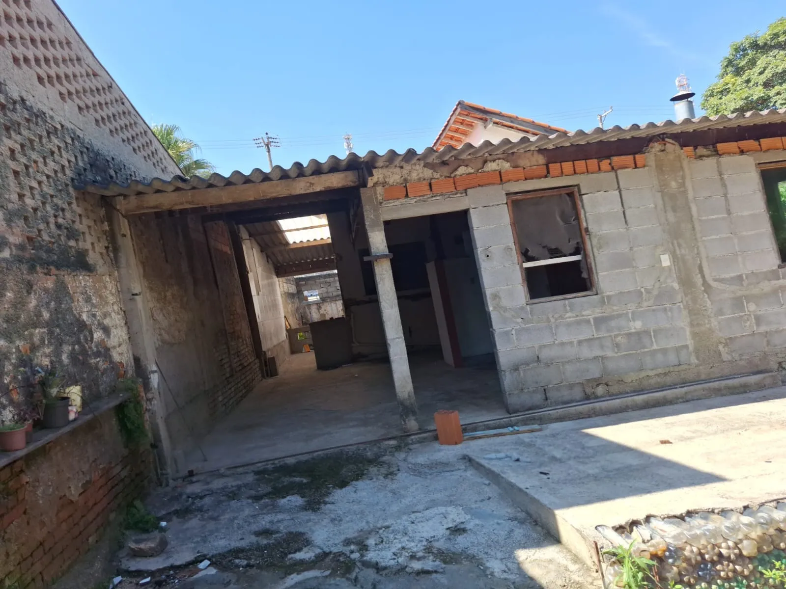 Imagem Casa à Venda no Jardim Novo Eldorado | 300 m² de Terreno | 2 Quartos e Galpão