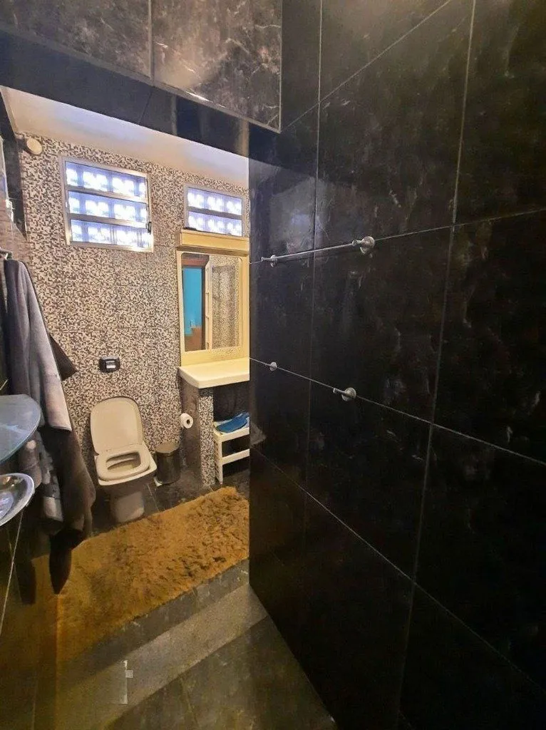 Imagem casa de 5 dormitórios no bairro Glória