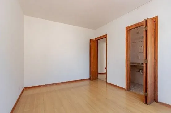 Imagem Apartamento com 4 quartos e 93m² à venda em Centro Histórico, Porto Alegre.