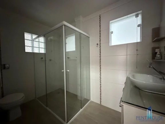 Imagem Casa para Venda em Jaraguá do Sul, Vila Nova, 4 dormitórios, 1 suíte, 3 banheiros, 1 vaga