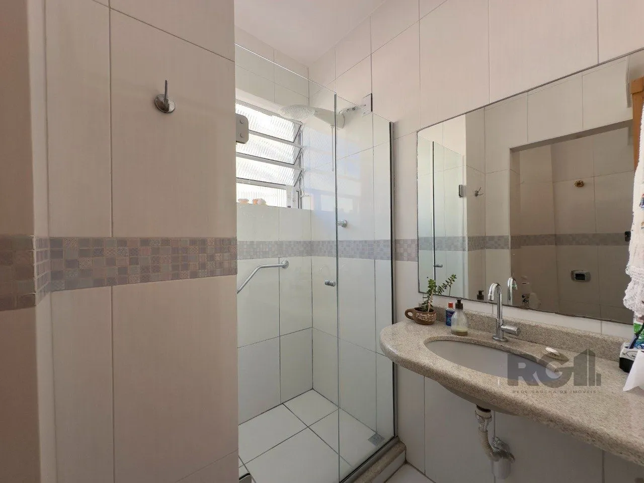 Imagem APARTAMENTO 3 DORMITÓRIOS, DE FRENTE E REFORMADO, NO CENTRO HISTÓRICO