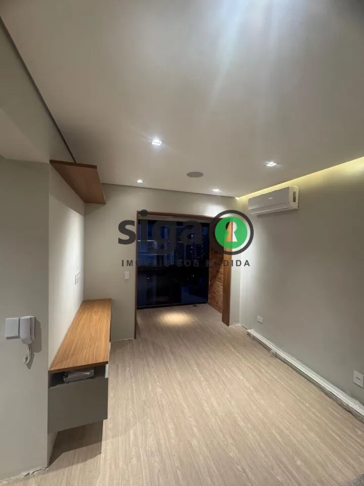 Imagem Apresentamos um apartamento totalmente reformado, elegante e funcional