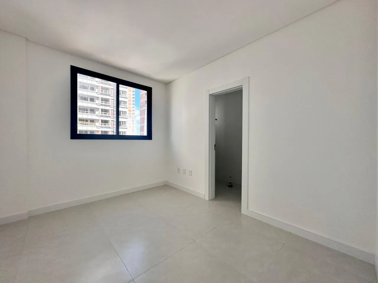 Imagem Apartamento com vista para o mar à venda com 115m2 por R$ 2.490.000,00