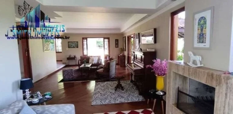 Imagem CASA 330m², TERRENO 1.500m². IMPECÁVEL E COM MUITO CHARME -