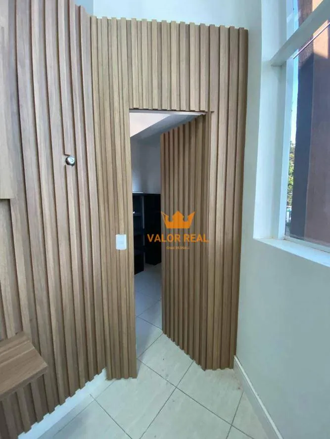 Imagem Investimento de Oportunidade: Sala Comercial Finamente Decorada, 24,5 m2 dividios em 2 salas no Boulevard Samambaia, Jundiaí!