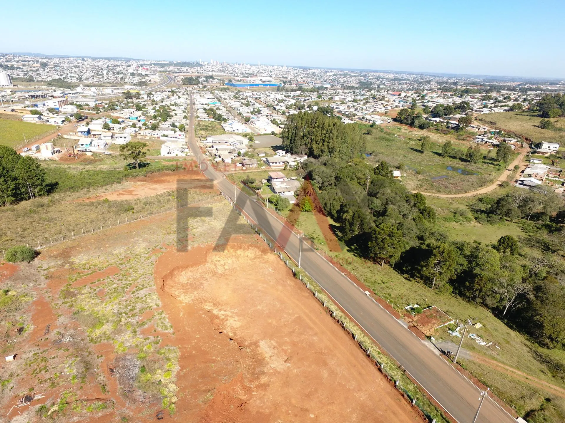 Imagem Terreno Comercial na entrada do Bairru das Cerejeiras