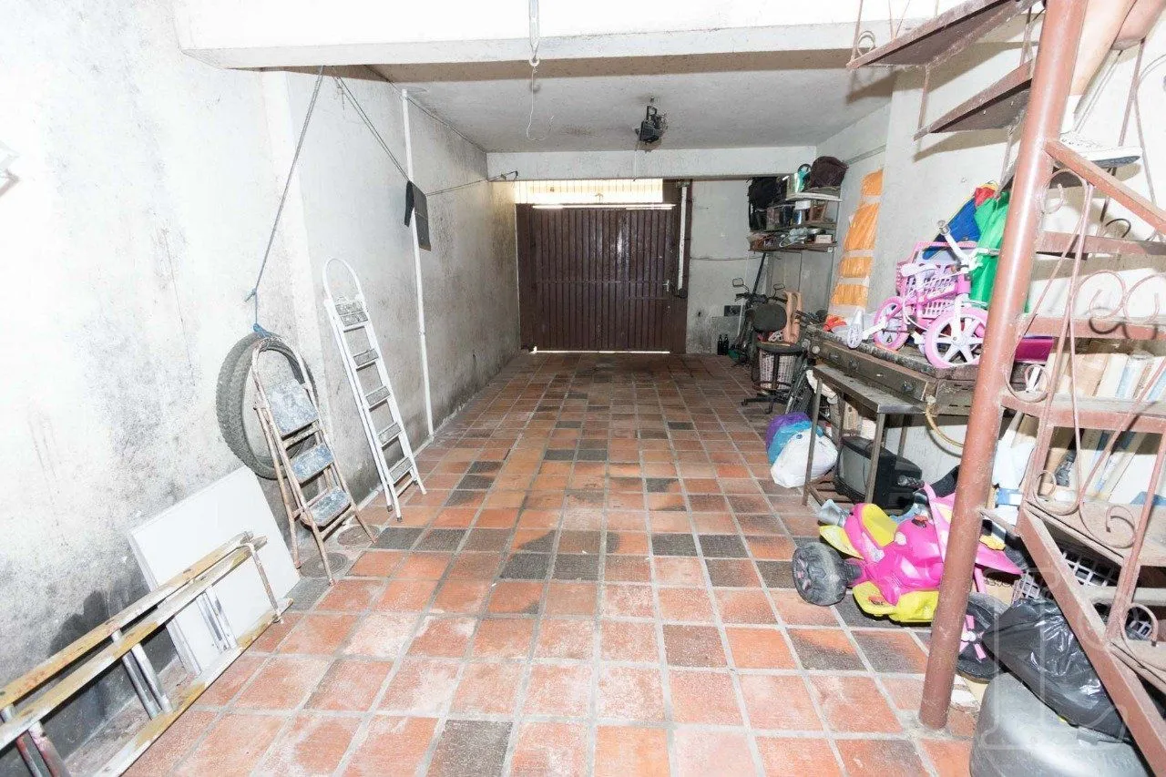 Imagem Casa com entradas independentes em Teresópolis: oportunidade para investimento e moradia