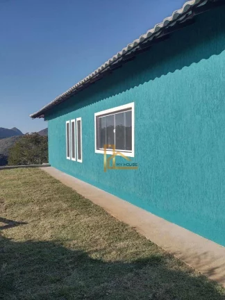 Imagem Casa em com 3 quartos sendo 1 suíte em Condomínio Clube na Região de Albuquerque em Teresópolis-RJ
