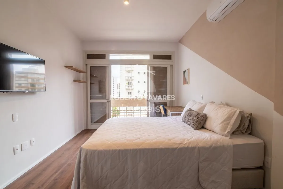 Imagem Apartamento Mobiliado e totalmente Reformado! 145 m2 úteis 5dts e 3 suítes, cozinha aberta para sala - Está a duas quadras da Av. Paulista.