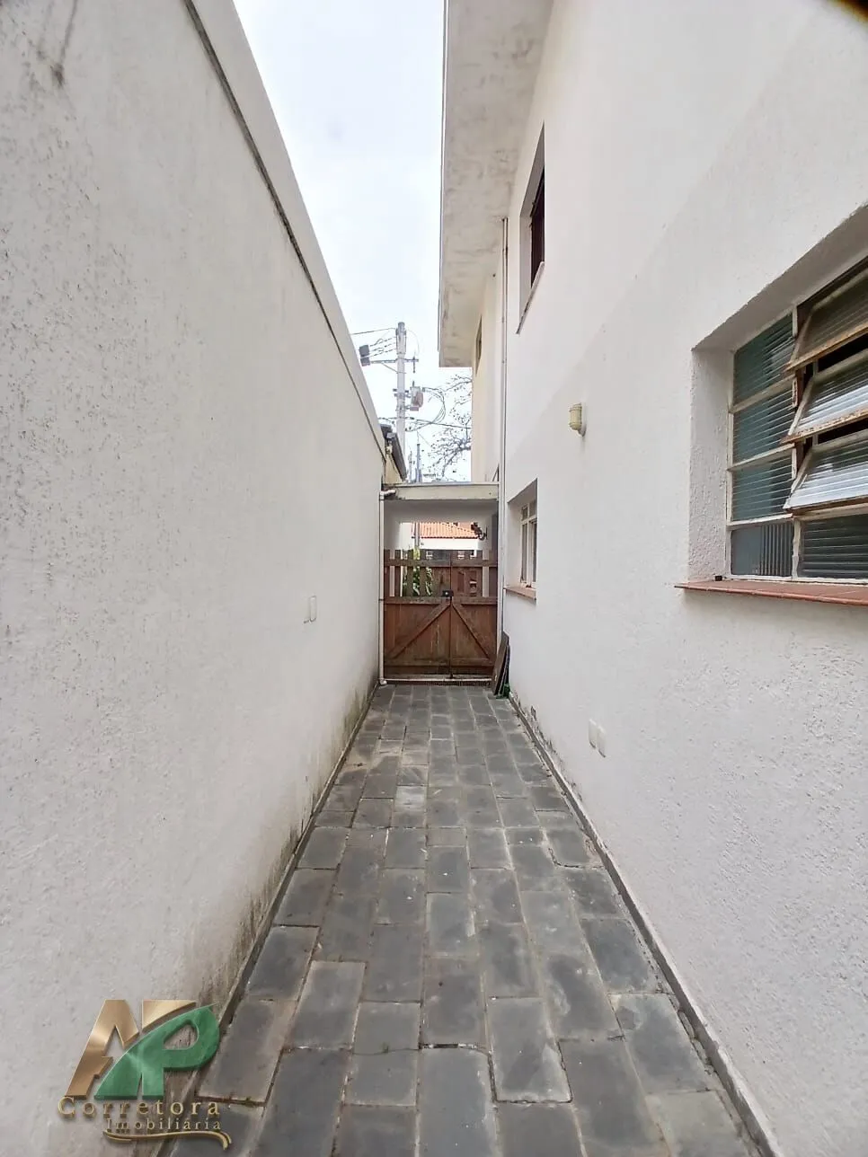 Imagem Casa à Venda em Santo Amaro: 3 Dorms (1 Suíte) + Edícula | Oportunidade Única!