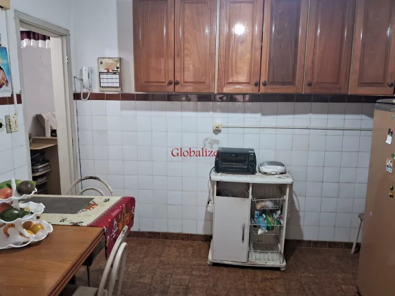 Imagem Apartamento a venda em Santos no bairro da Aparecida de 2 dormitórios no primeiro andar de frente com uma vaga de garagem por R$ 426.000,00