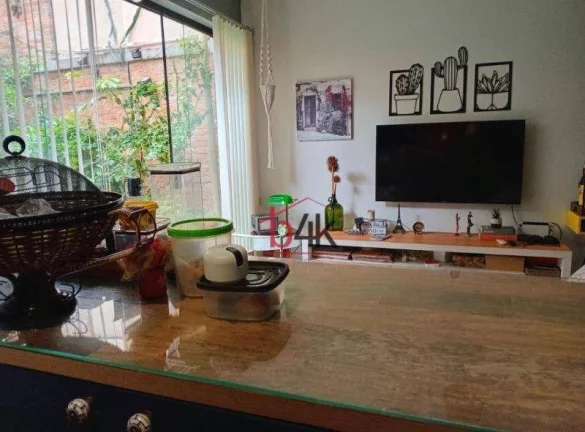 Imagem Casa no Campo Belo - SP com 3 dormitórios sendo 1 suíte.