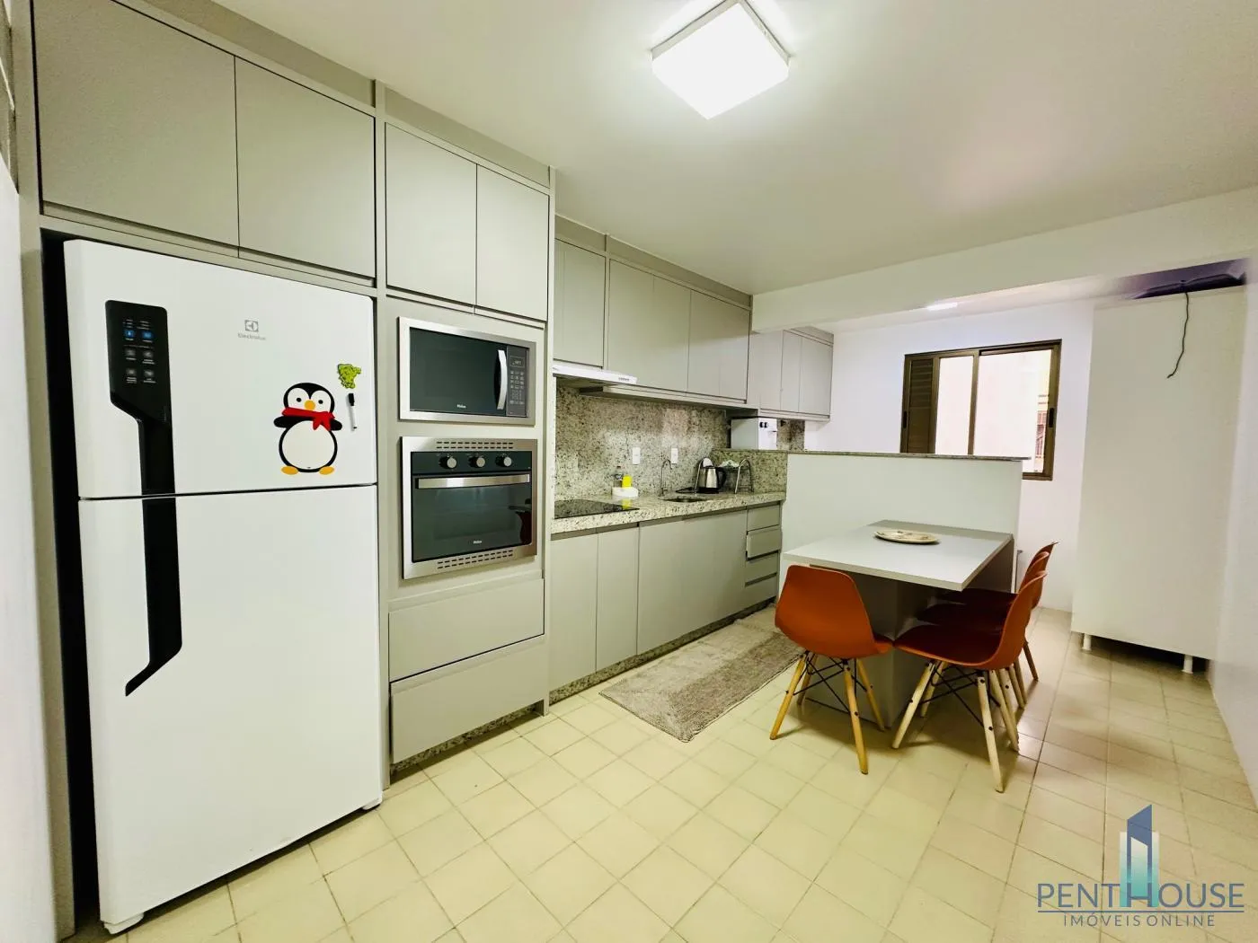 Imagem Apartamento Zona Central para Venda em Balneário Camboriú, CENTRO, 2 dormitórios, 1 suíte, 2 banheiros, 1 vaga