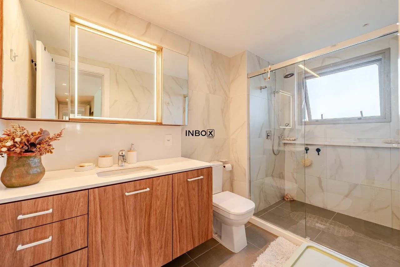 Imagem Apartamento 3 Suítes Mobiliado à Venda na Avenida Praia de Belas