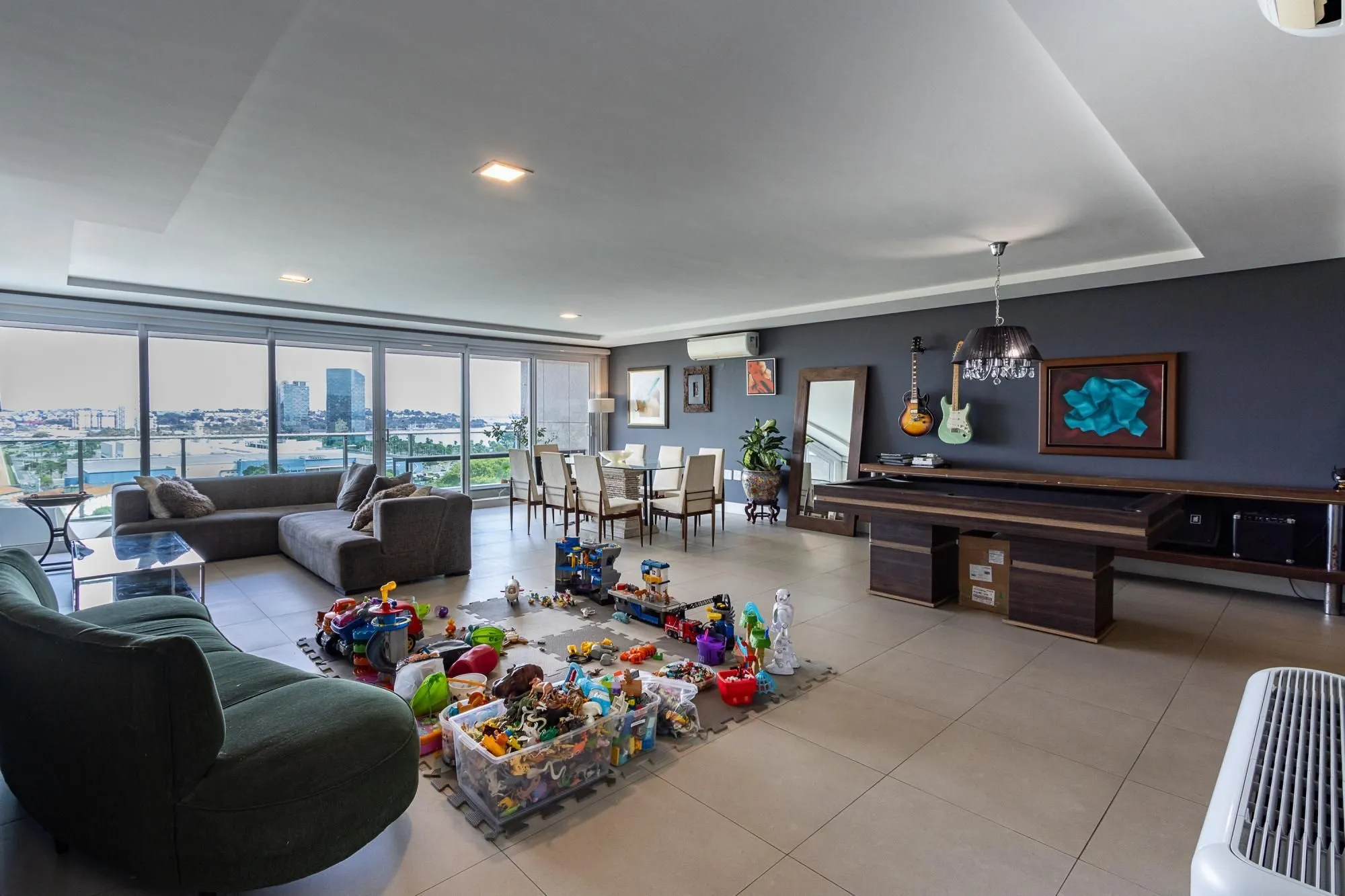 Imagem Apartamento à venda, com 3 dorm, 2 suítes, 2 vagas - bairro Cristal