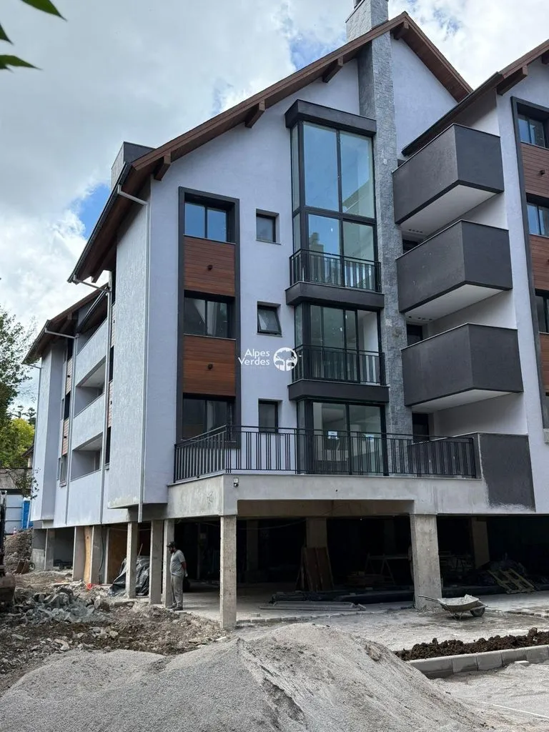 Imagem Vende-se apto prox ao centro de Gramado- 2 quartos- Valor R$ 1.400.000,00