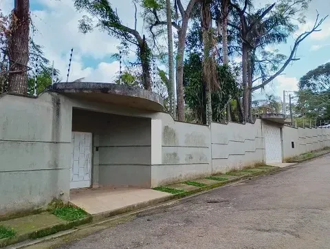 Chácara com 3 Quartos à Venda, 348 m² em Rua José Abrahão Tannus, 400 - Chácaras Reunidas Guaio, Suzano - SP