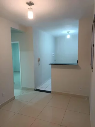 Imagem Apartamento com 2 quartos, sala, cozinha tipo americana com pia de granito, banheiro com box de vidr...