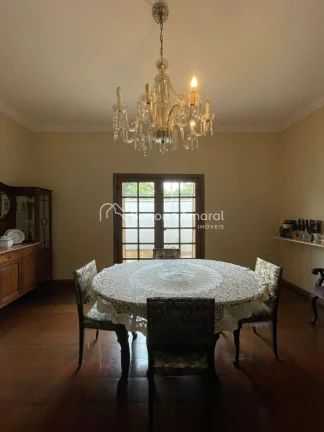 Imagem Elegância e Segurança: Casa em Bolsão no Jardim das Palmeiras. Viva com tranquilidade total a uma...
