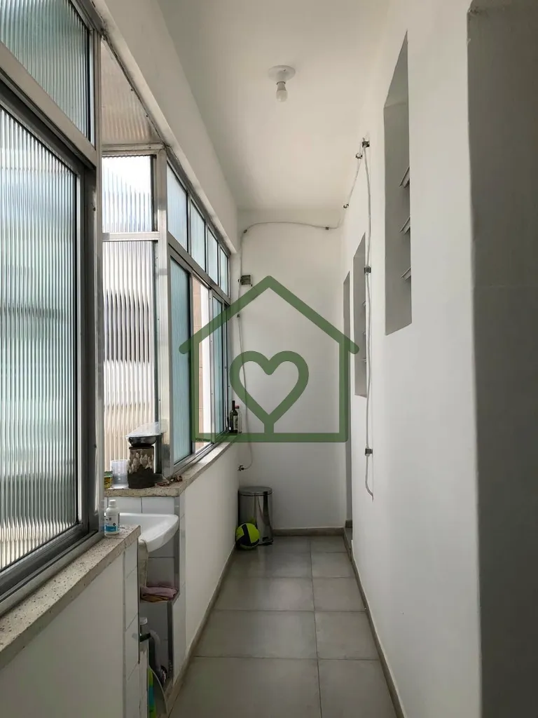 Imagem Descubra o seu novo lar no Edifício Becarma, um encantador apartamento localizado na Rua Vasco da G...