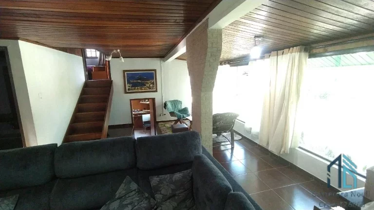 Imagem (PERMUTA) Casa a venda Semi mobiliada, 03 quartos, 04 vagas, churrasqueira no Boqueirão em Curitiba PR