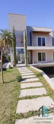Imagem Sobrado moderno, com amplo terreno, 03 quartos c/suíte, área gourmet, em Campo Largo PR