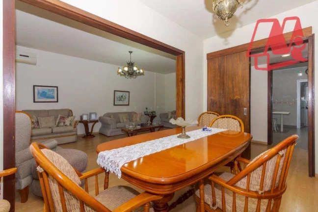 Imagem No Moinhos de Vento, 139 m², 2 vagas e infraestrutura.