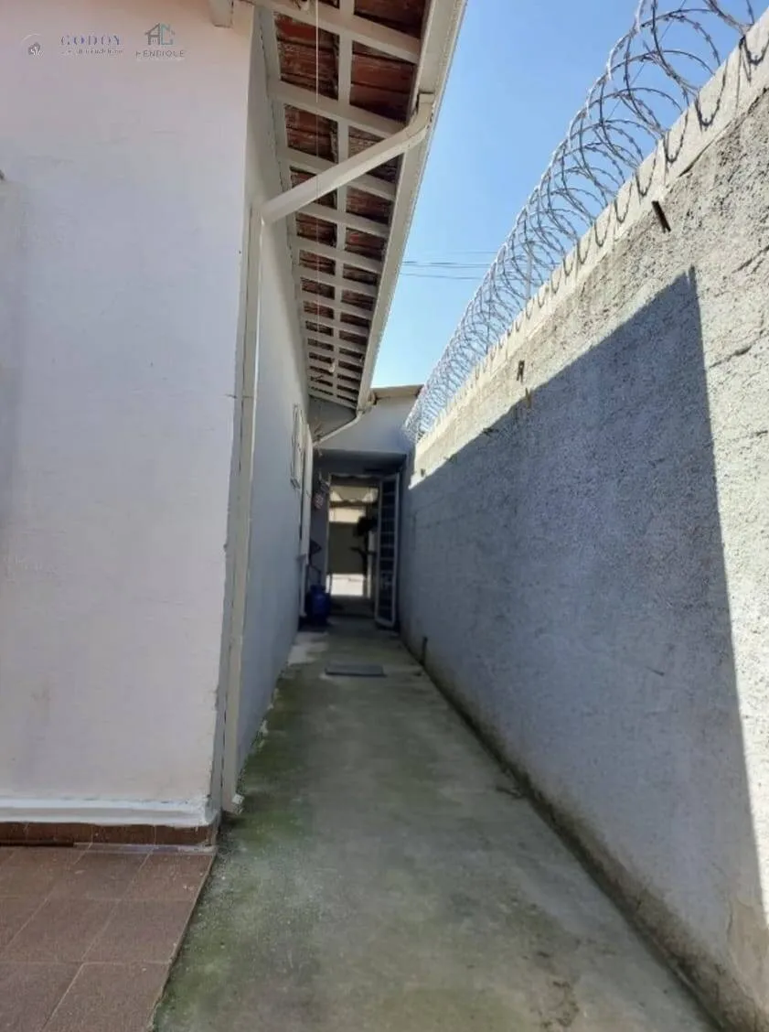 Imagem Casa 3 quartos com excelente localização central - segurança e praticidade.