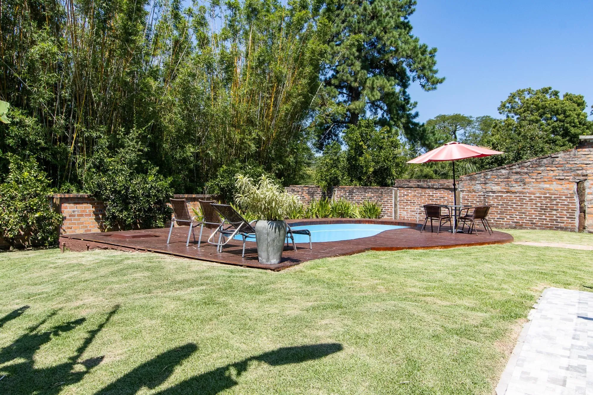 Imagem Casa 4 suites no Terra Ville, com home office, estar íntimo, 4 vagas e piscina.