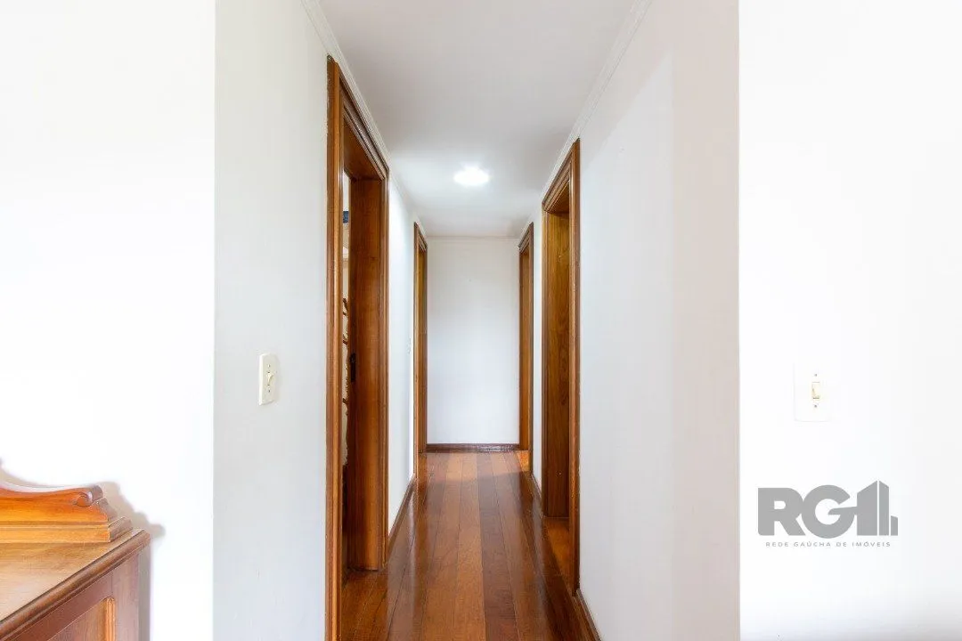 Imagem Apartamento semi mobiliado de 3 quartos com suíte no bairro Tristeza junto ao Colégio Mãe de Deus