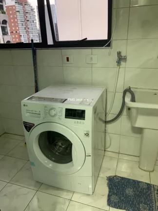 Imagem Apartamento para locação no Itaim Bibi com 3 quartos sendo 1 suíte, 2 banheiros.