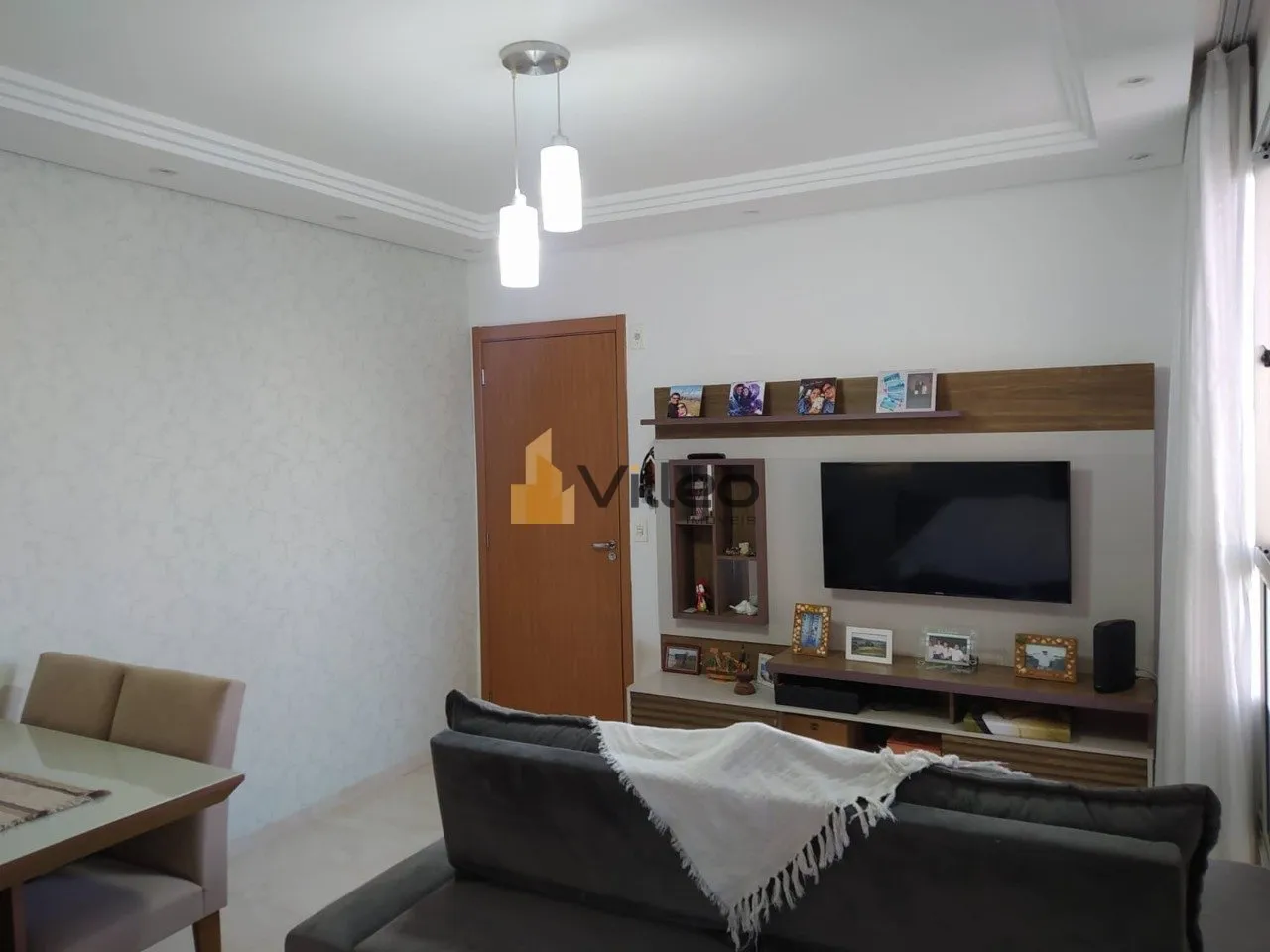 Imagem Descubra um novo padrão de viver no coração do Jardim São Carlos. Este refinado apartamento à v...