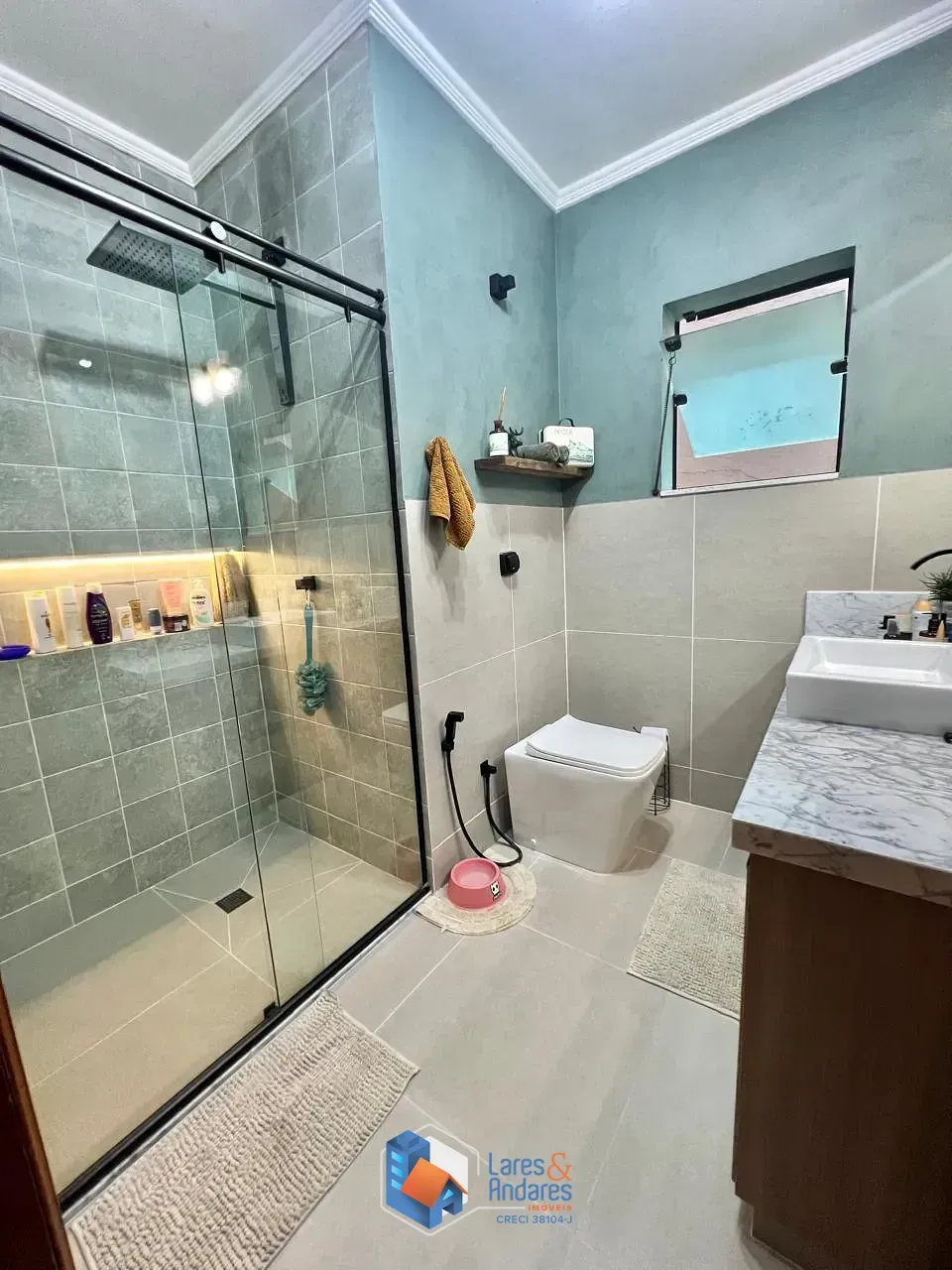 Imagem Sobrado para venda em Vila Guedes com 3 quartos, sendo 1 suíte, 164m²