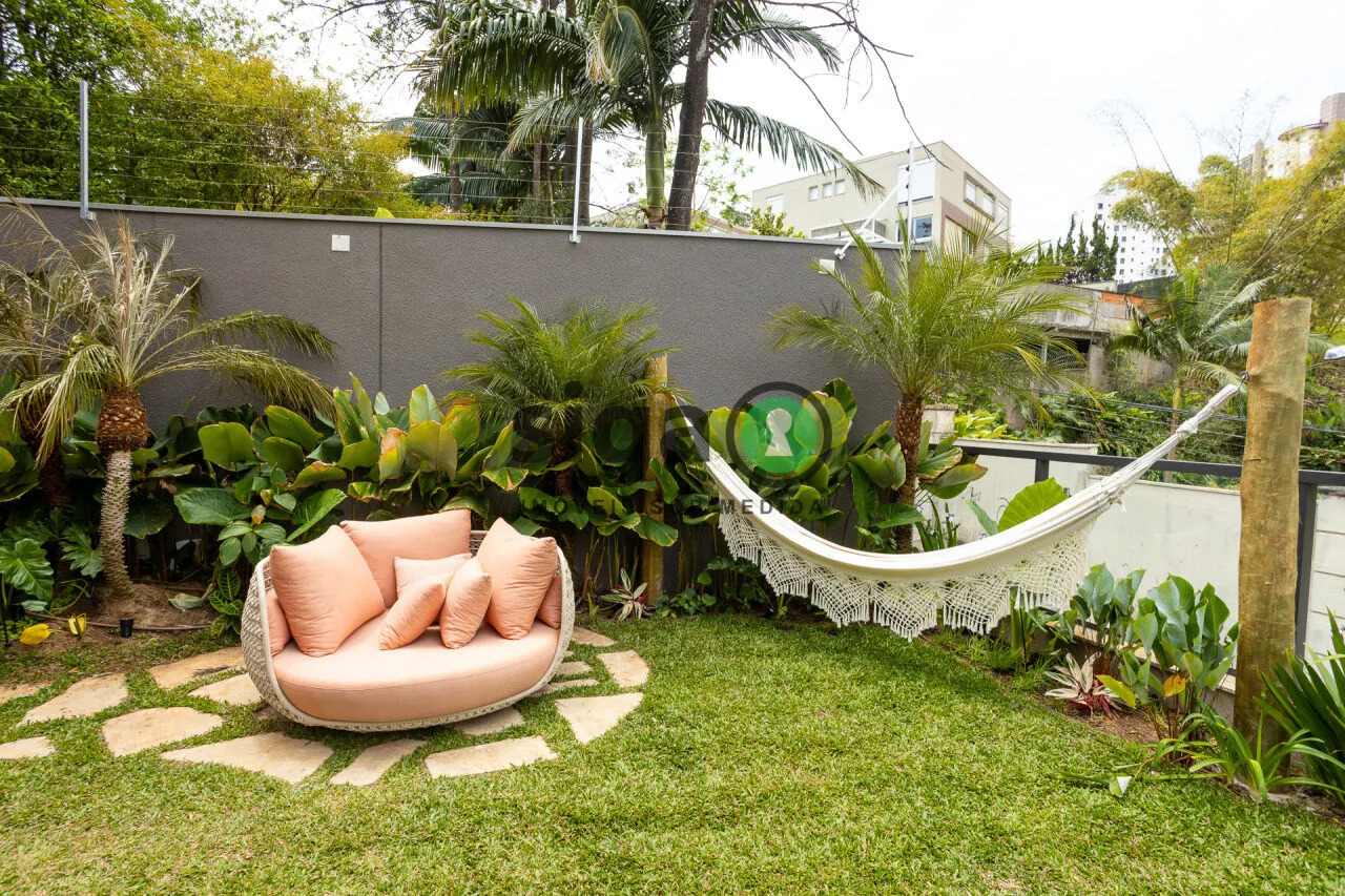 Imagem Casas de Alto Padrão em Condomínio Fechado no Real Parque Prontas para Morar 515 a 707m²