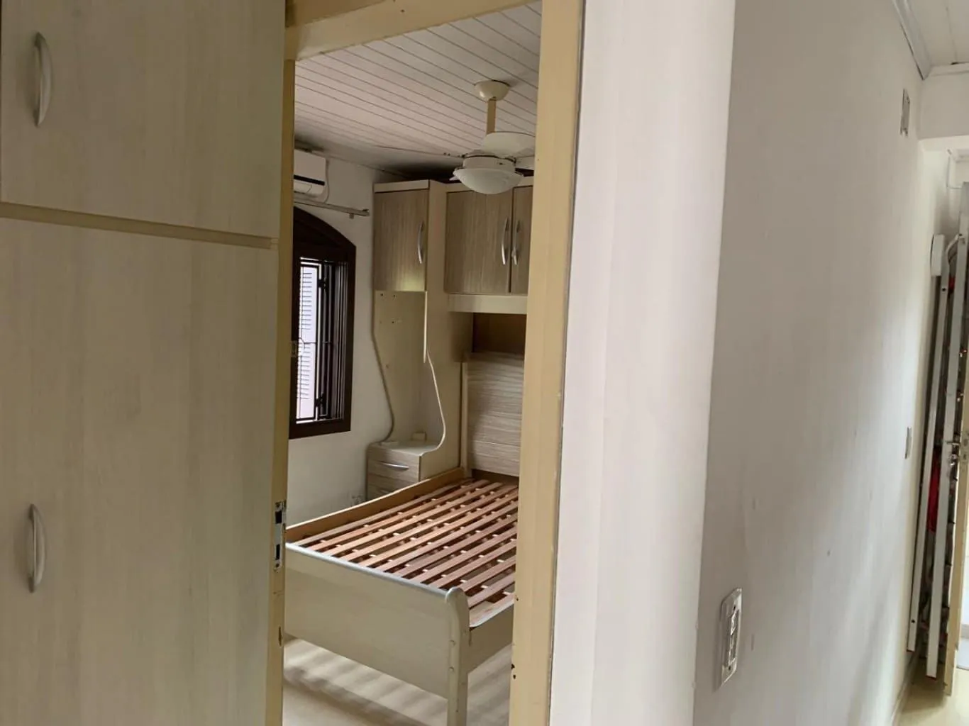 Imagem Casa em Condomínio de 3 dormitórios à venda em Tristeza, Porto Alegre.