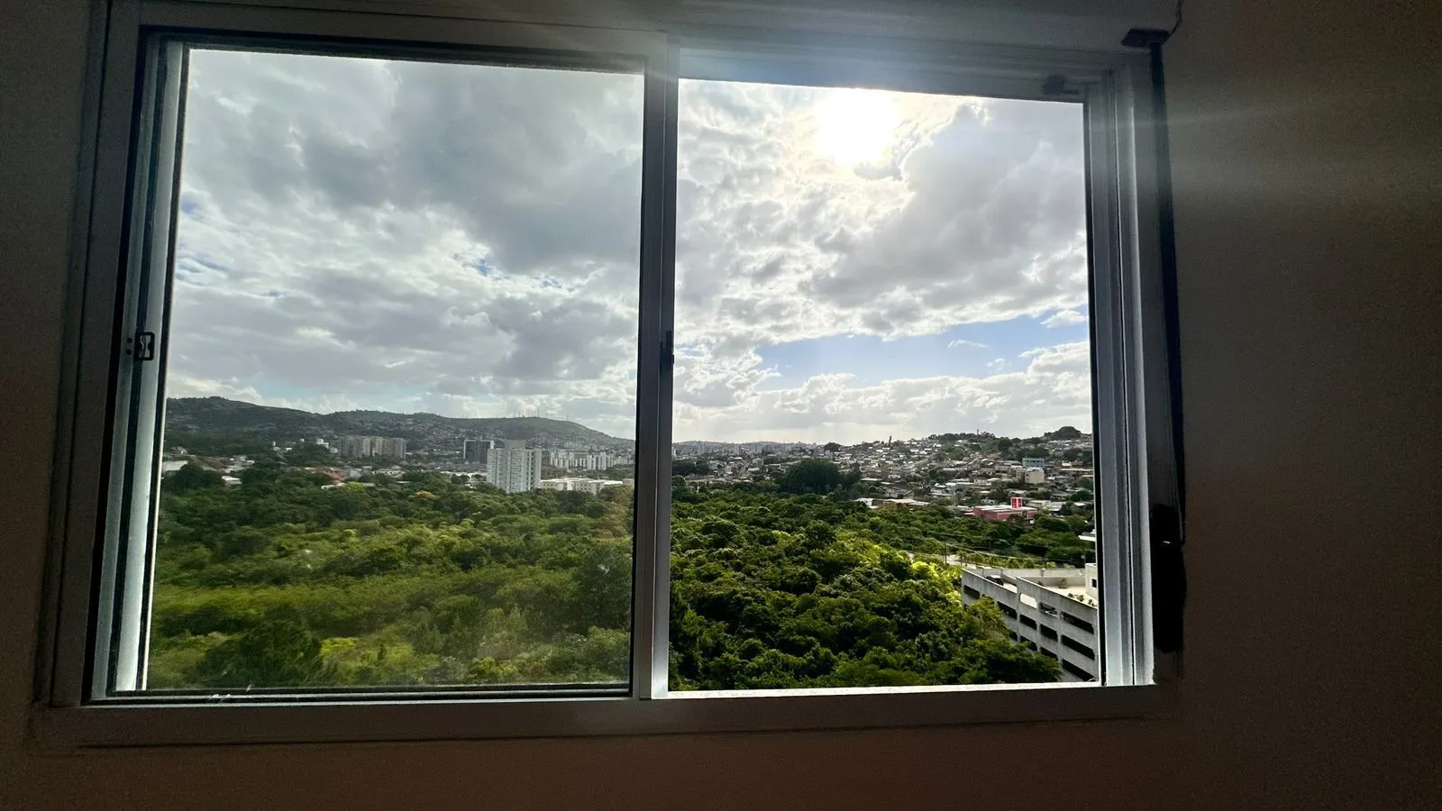 Imagem Apartamento Novo de dois dormitorios e duas vagas