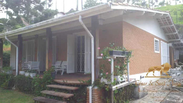 Casa a venda no Capivari em Campos do Jordão-SP